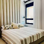 Luxury Beachfront 公寓