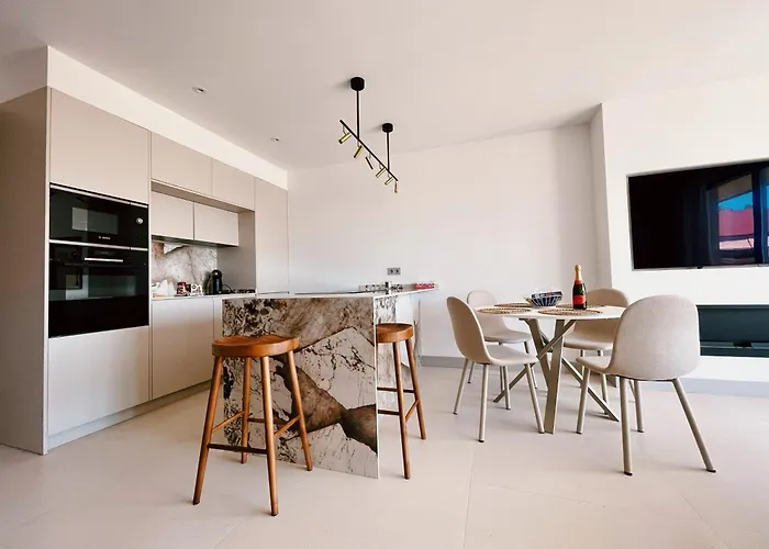 Luxury Beachfront Appartement *